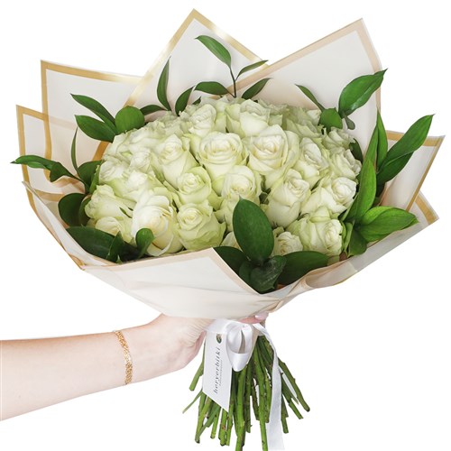 Pure Love Roses (Beyaz 35'li Güller Buketi)