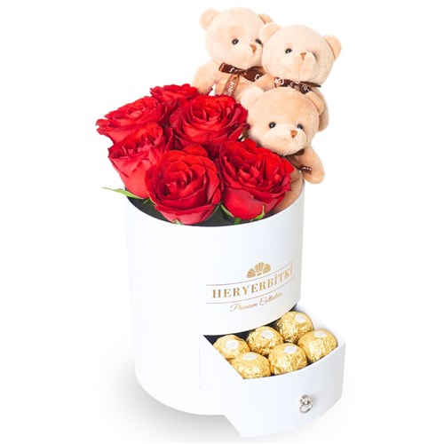 Premium Beyaz Kutuda Kırmızı Güller, Ayıcık ve Ferrero Rocher