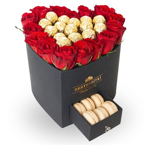 Premium Kalp Kutuda Kalp Ferrero Rocher, Macaron ve Kırmızı Gül
