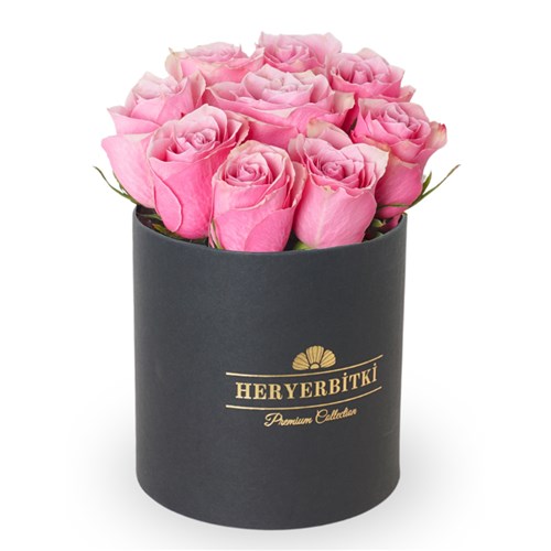 Premium Siyah Kutuda Pembe Güller